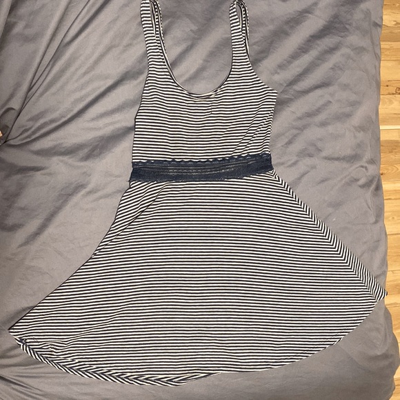 Abercrombie & Fitch Striped Dress with lace at waist - Picture 2 of 3